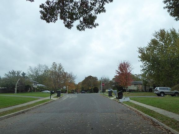 4th image of 572 Duchess Ct