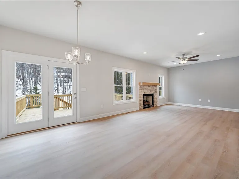 1031 Wild Fox Ct — Photo 5
