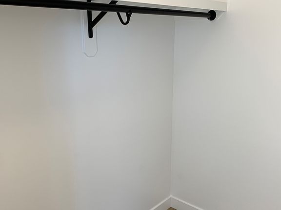 3rd image of 403 Hilliard St W #A