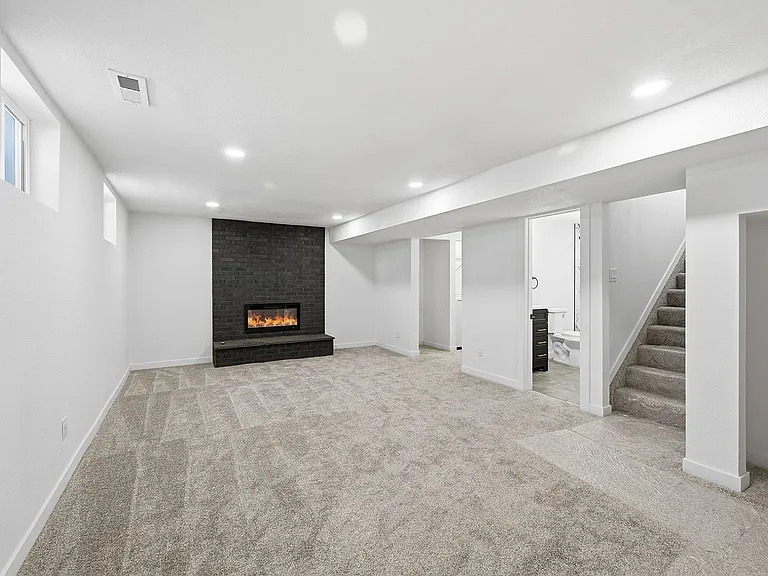 23 University Dr — Photo 26
