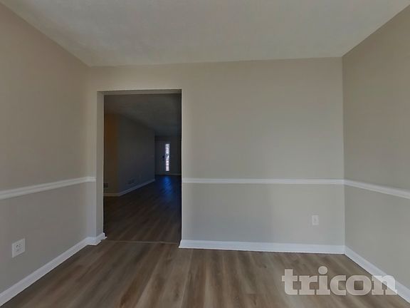 5th image of 2492 Feathertree Ln