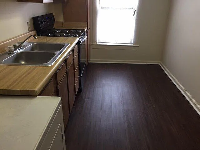 311 N Hamilton St #D — Photo 5