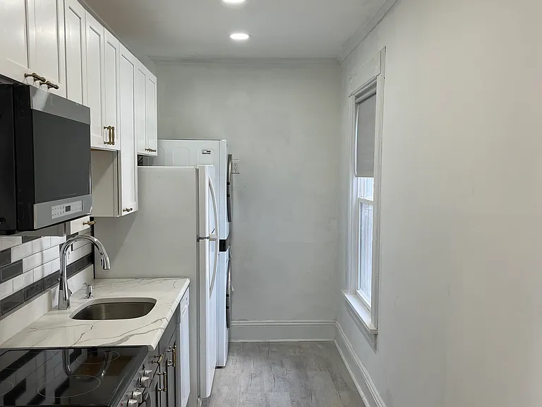 92 Main St #2 — Photo 4