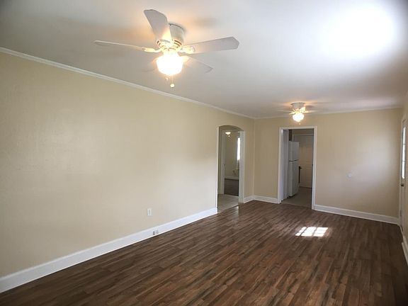 2nd image of 302 N M St