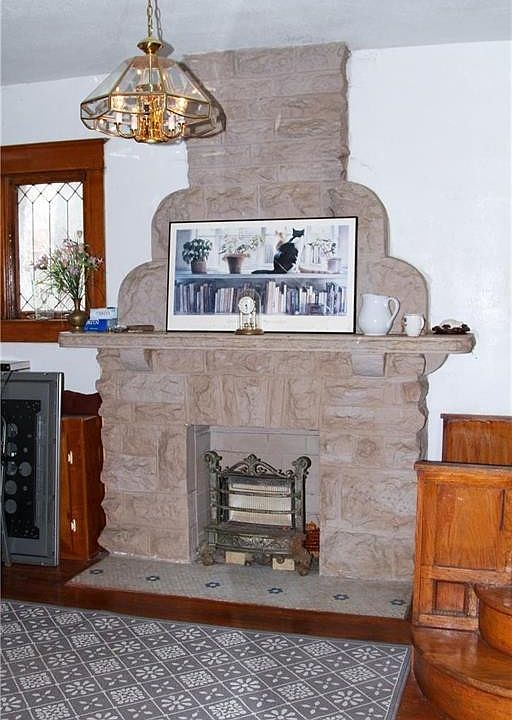 2nd image of 2831 Harrison St Unit 1