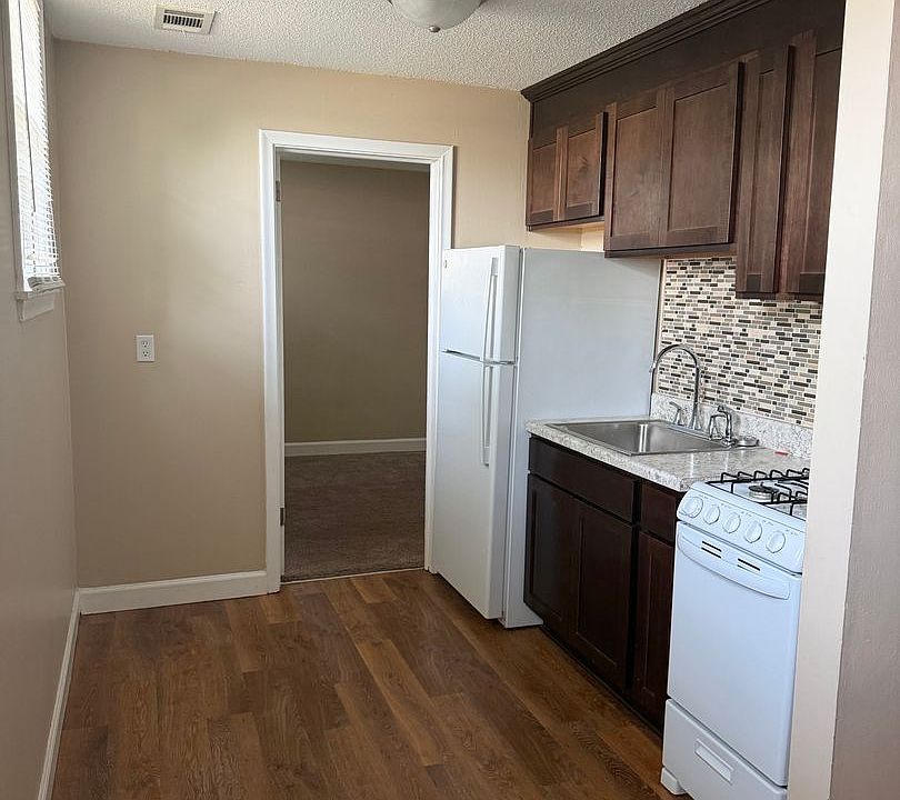 2nd image of 538 Summit St NE #53806
