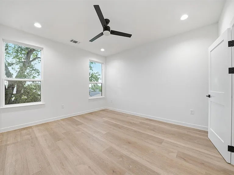 2212 Yellow Jacket Ln #1 — Photo 17