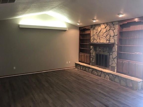 3rd image of 4406 N College Ave