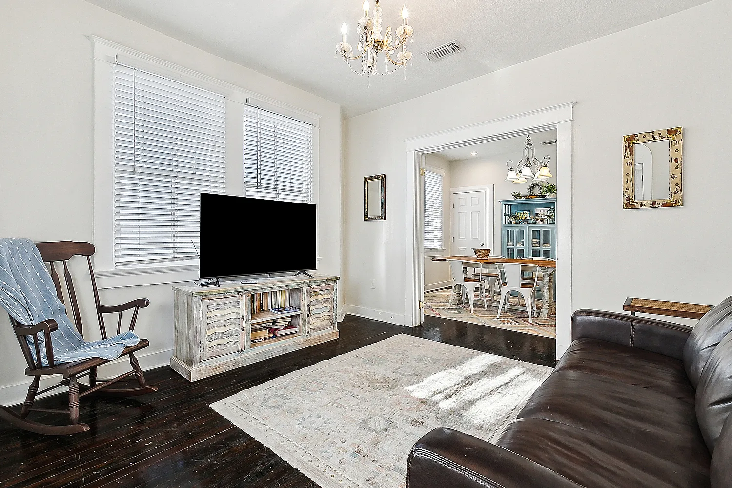 2 bed, 1200 sqft, $2,000 — Photo 1
