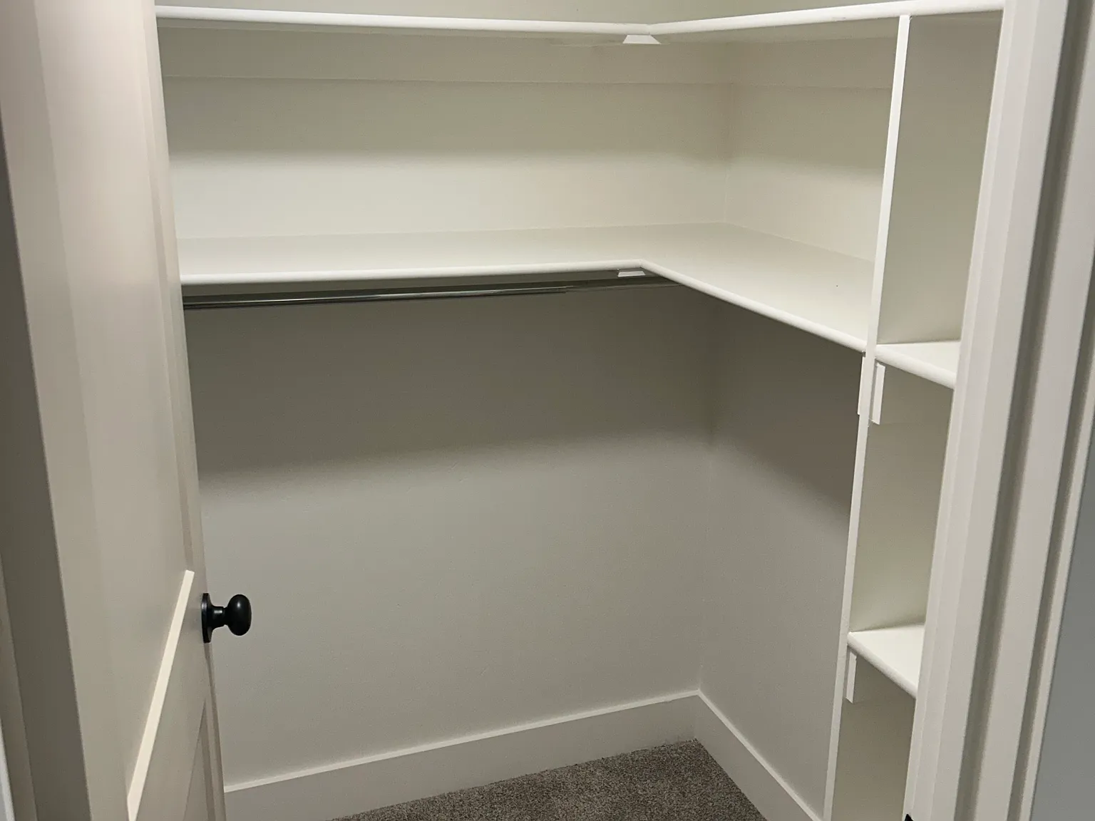 1 bed, 950 sqft, $1,500 — Photo 4