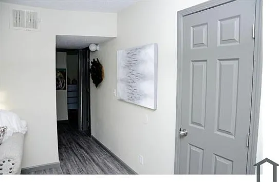 3 bed, 1240 sqft, $950 — Photo 4