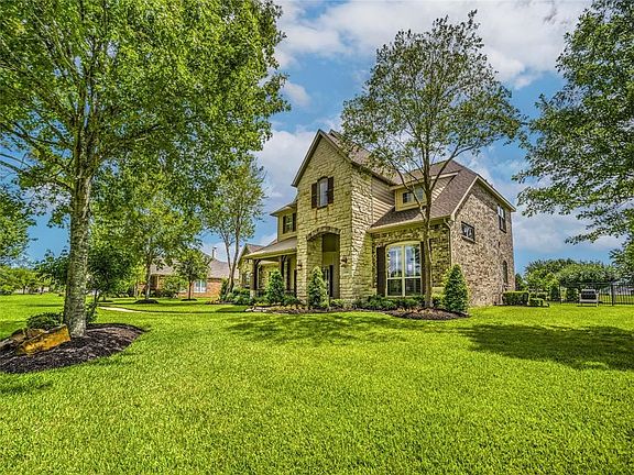 3rd image of 1848 Lake Landing Dr