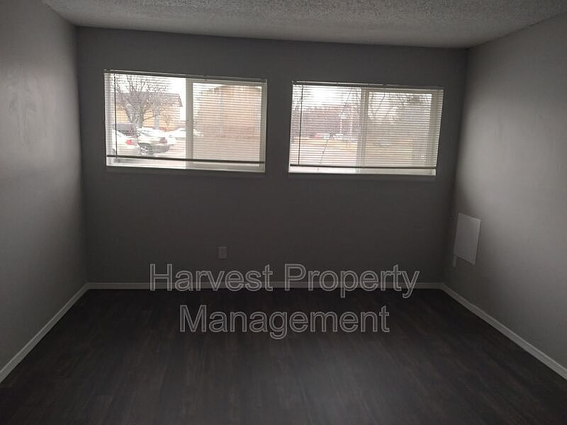 2nd image of 925 W 29th St S #So-701