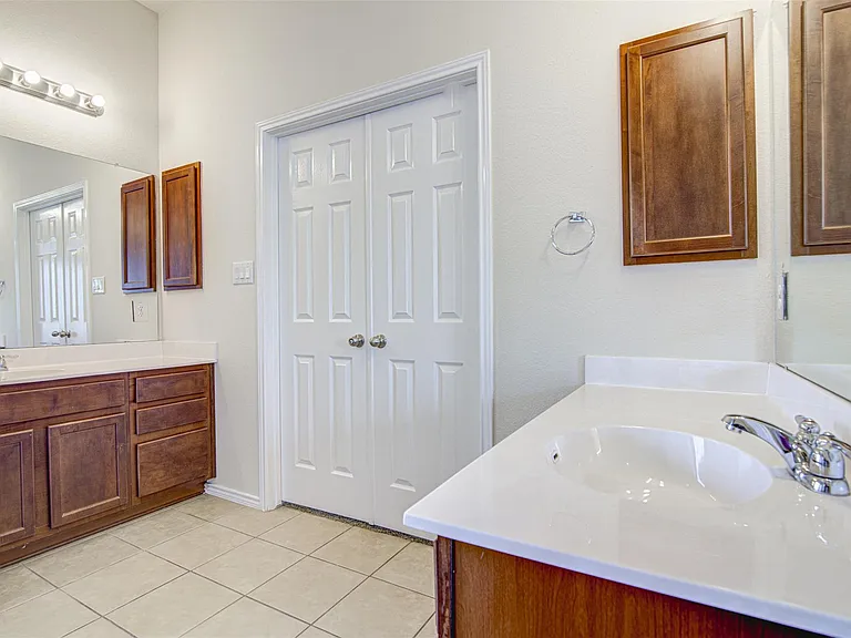 1610 Greenside Dr — Photo 22