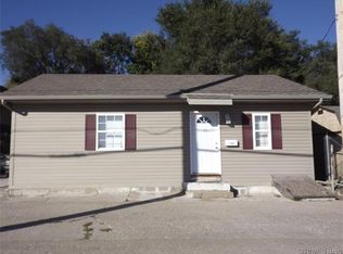 1122 Adams Ct, Alton, IL 62002