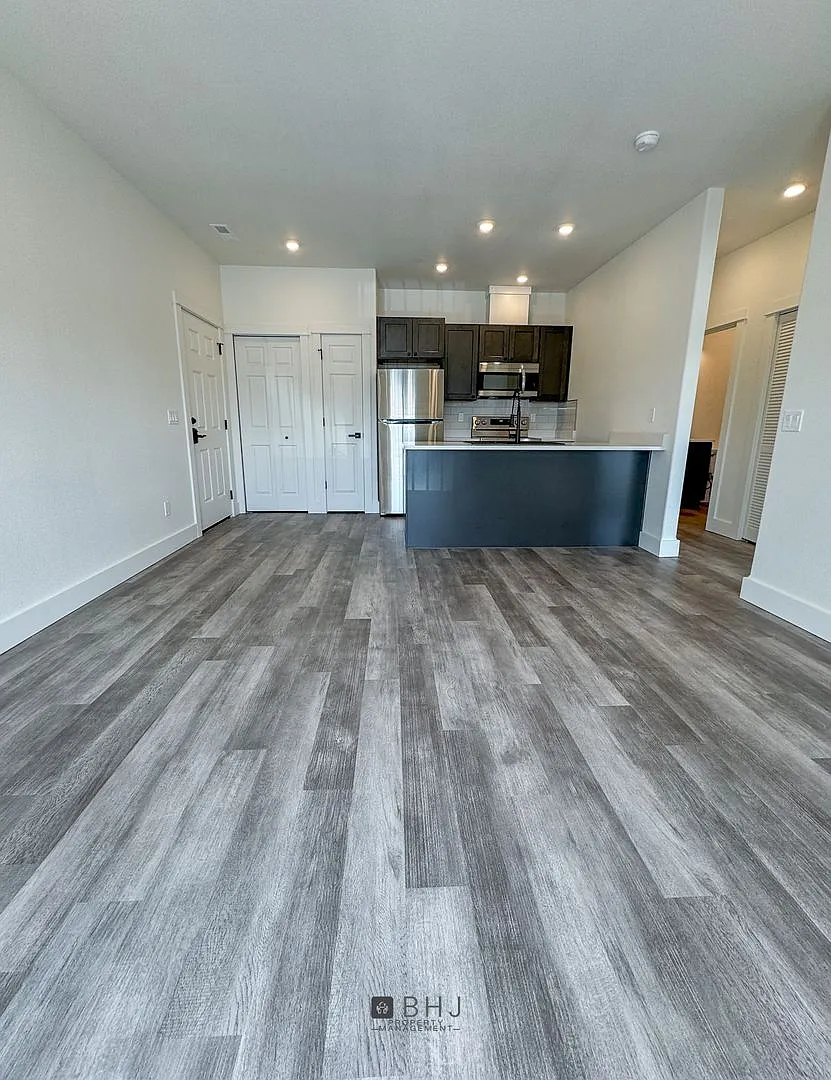 NEW Pet Friendly 1 bed/ 1 bath apartment! — Photo 3