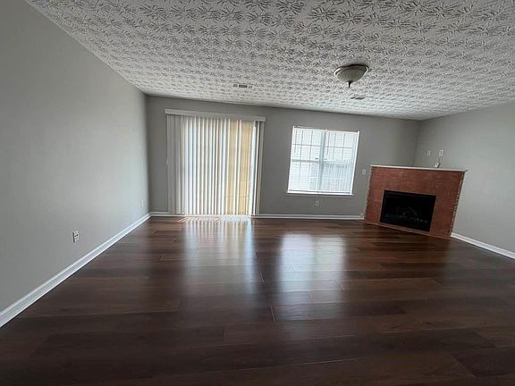 4th image of 631 Georgetown Ct