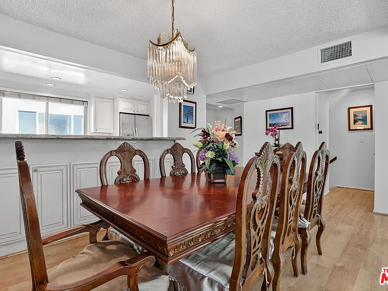 184 N Crescent Dr — Photo 9