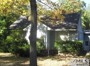 2886 W Fruitport Rd, Spring Lake, MI 49456