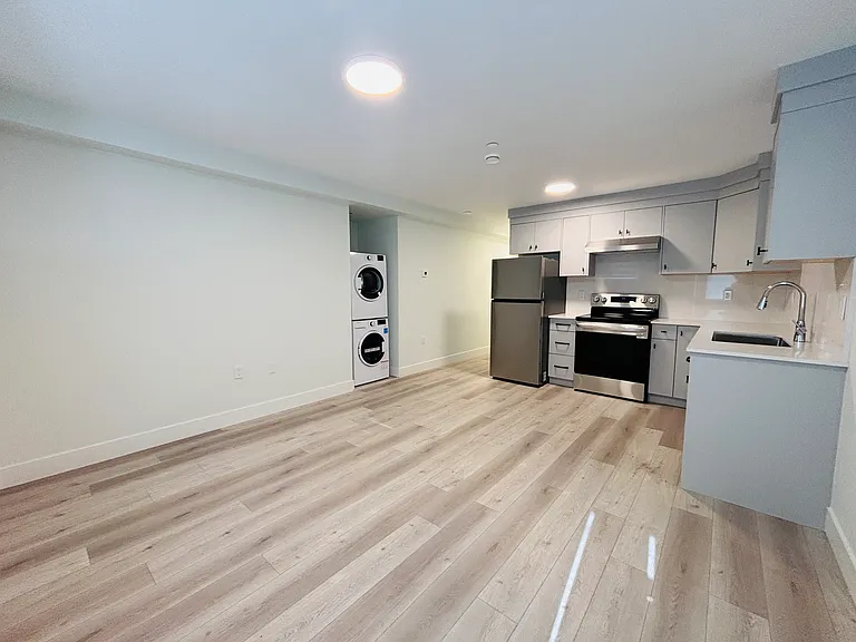 5561 Lancaster St #2 — Photo 8