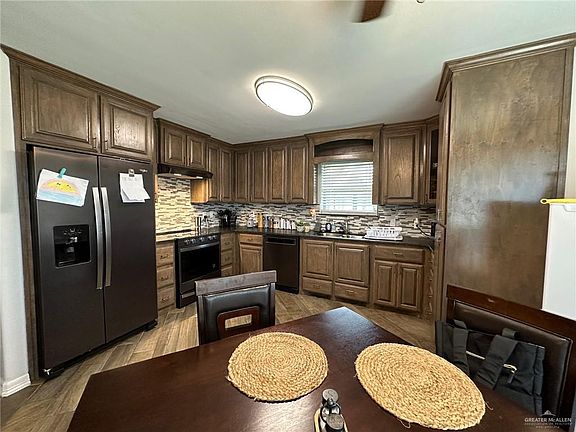 5th image of 1400 Palm Valley Dr W APT 11