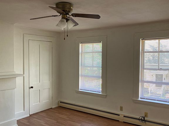 living room 14'x14'