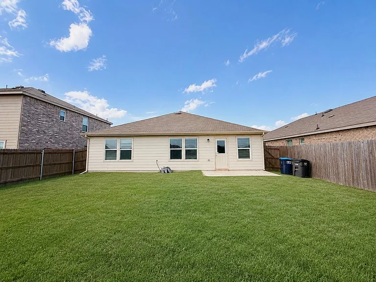 4533 Greenham Ln — Photo 20