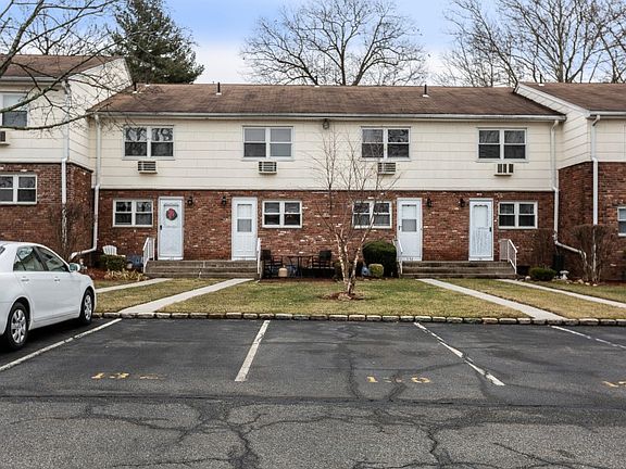 2nd image of 138 Parkside Dr