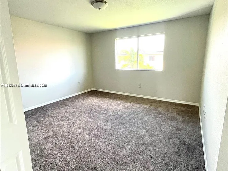 20439 NW 15th Ave — Photo 10