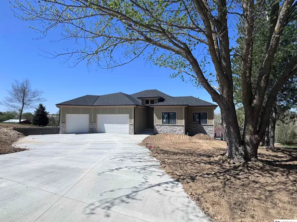 18400 Nicholas Rd, Plattsmouth, NE 68048