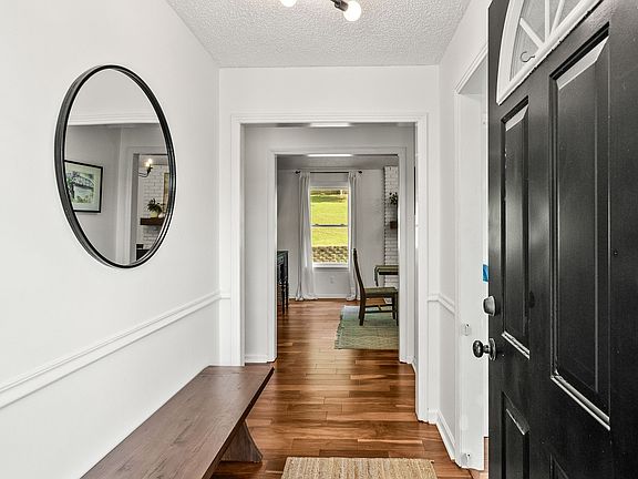 2nd image of 106 Diddle Dr