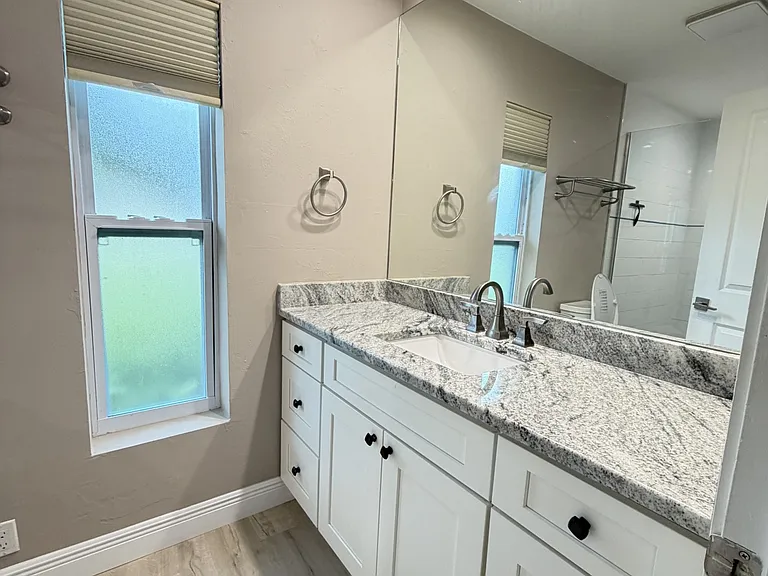 4140 SW 6th Pl — Photo 12