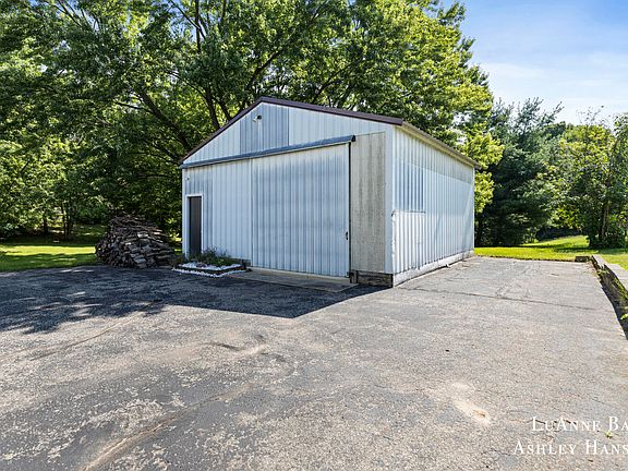 2nd image of 7840 Myers Lake Ave NE