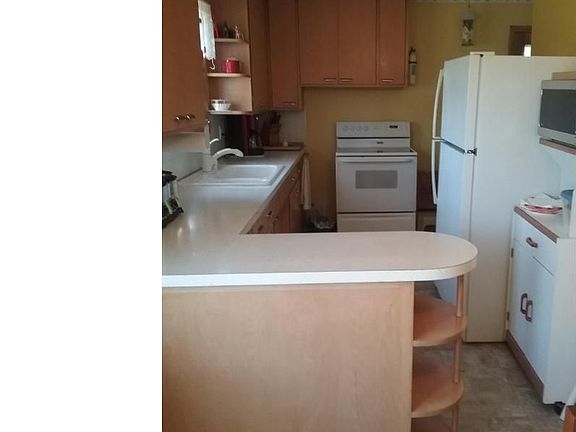 3rd image of 1179 Eldridge Ave W