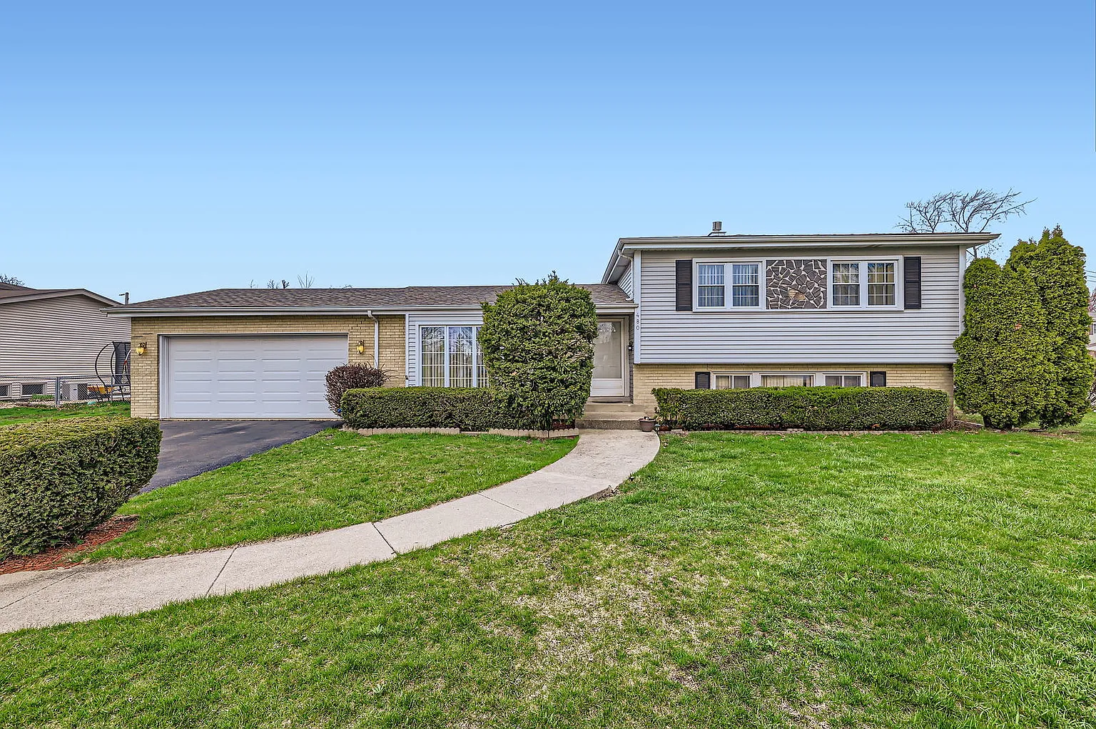 480 N Pioneer Dr photo 1