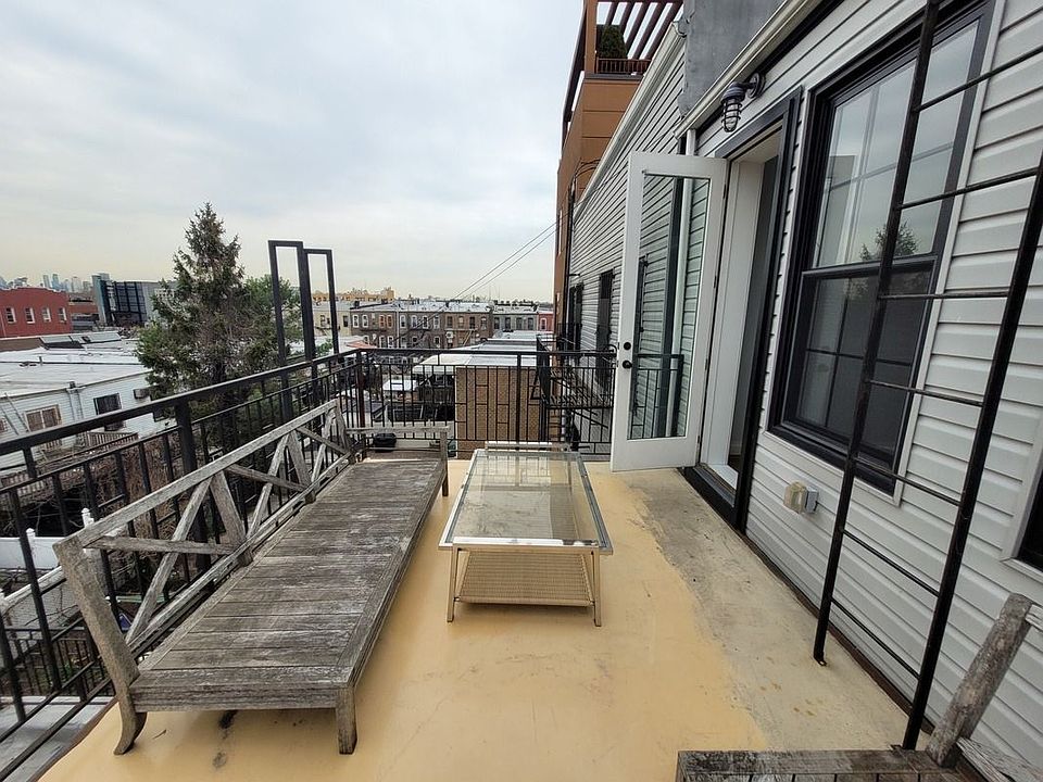 1st image of 331 Melrose St #3RR