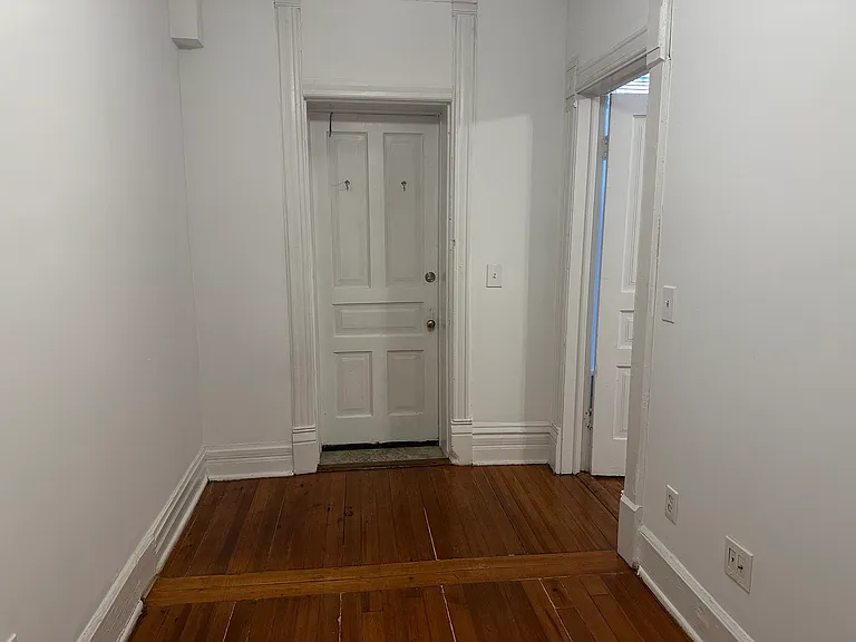 1350 N Greenview Ave #GF — Photo 9