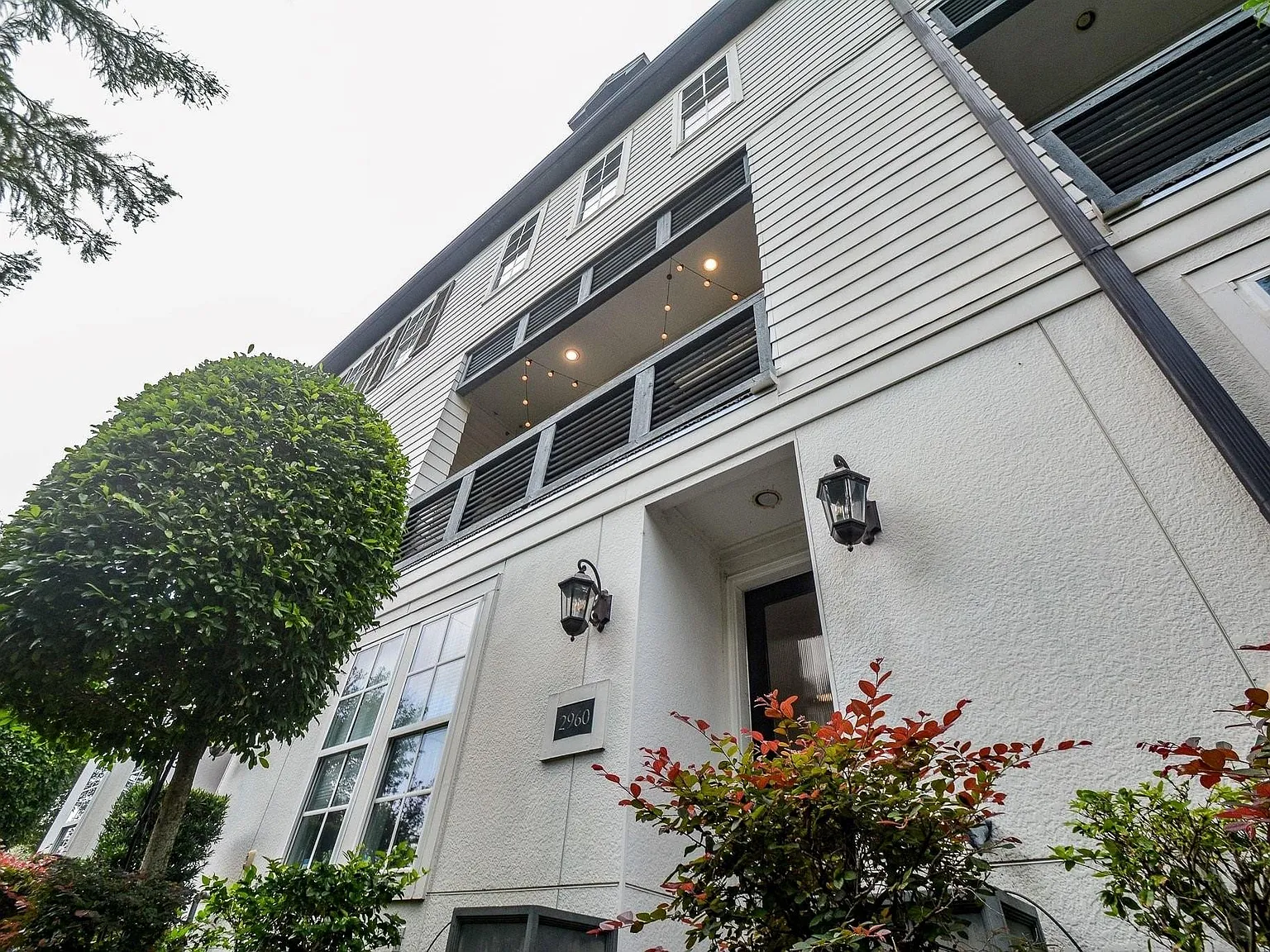 3 bed, 3.5 bath, 2282 sqft, $2,900 — Photo 3