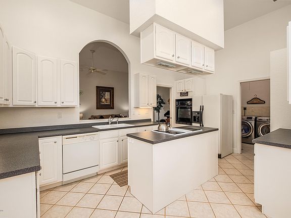 5th image of 771 Florencia Cir