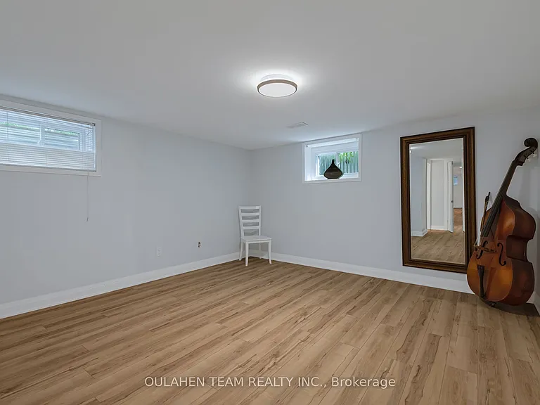 28 Uplands Ave — Photo 29