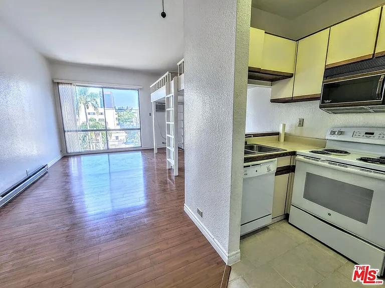 1440 Veteran Ave #522 — Photo 9