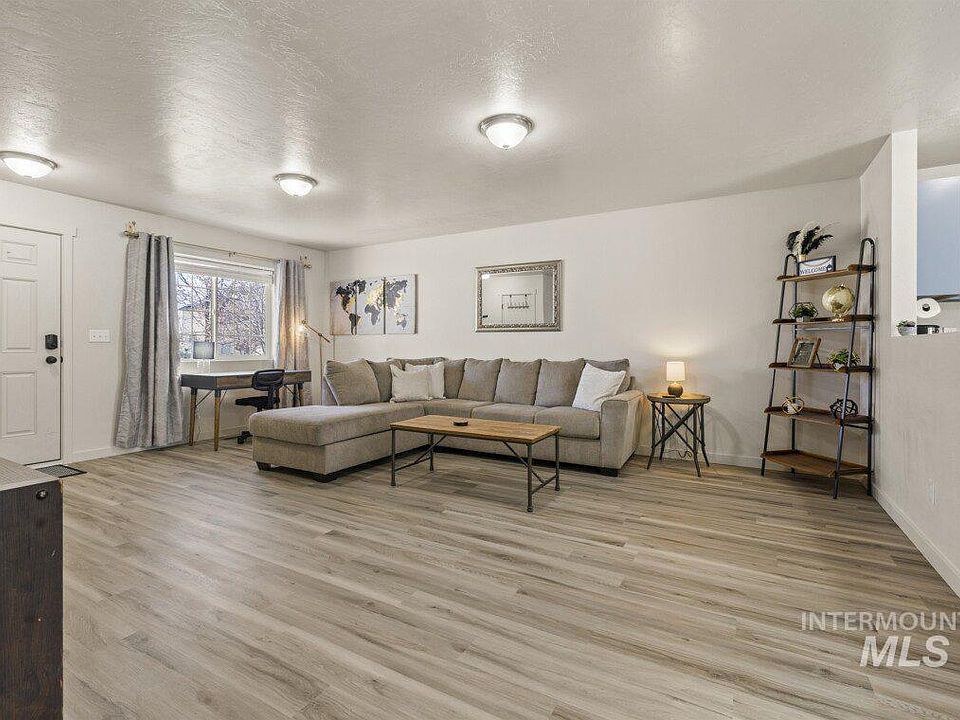 1st image of 11163 W Silver River Loop