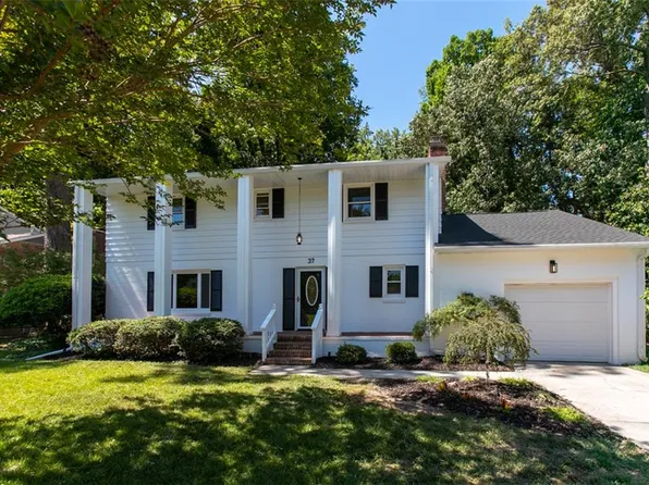 37 Indian Springs Dr, Newport News, VA 23606