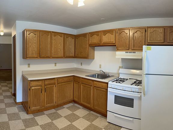 2nd image of 1006 Evergreen Ave #1
