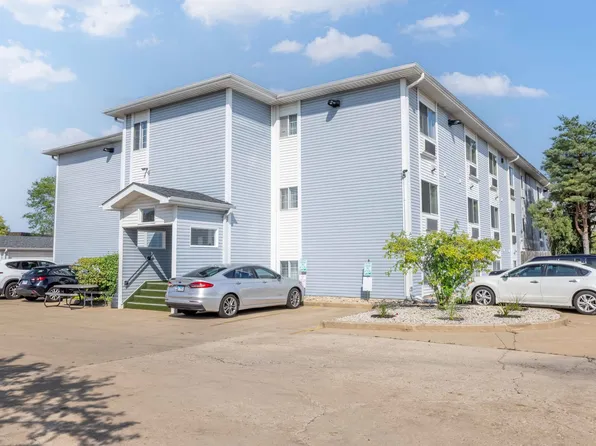 3130 W Monroe St APT 204, Waukegan, IL 60085
