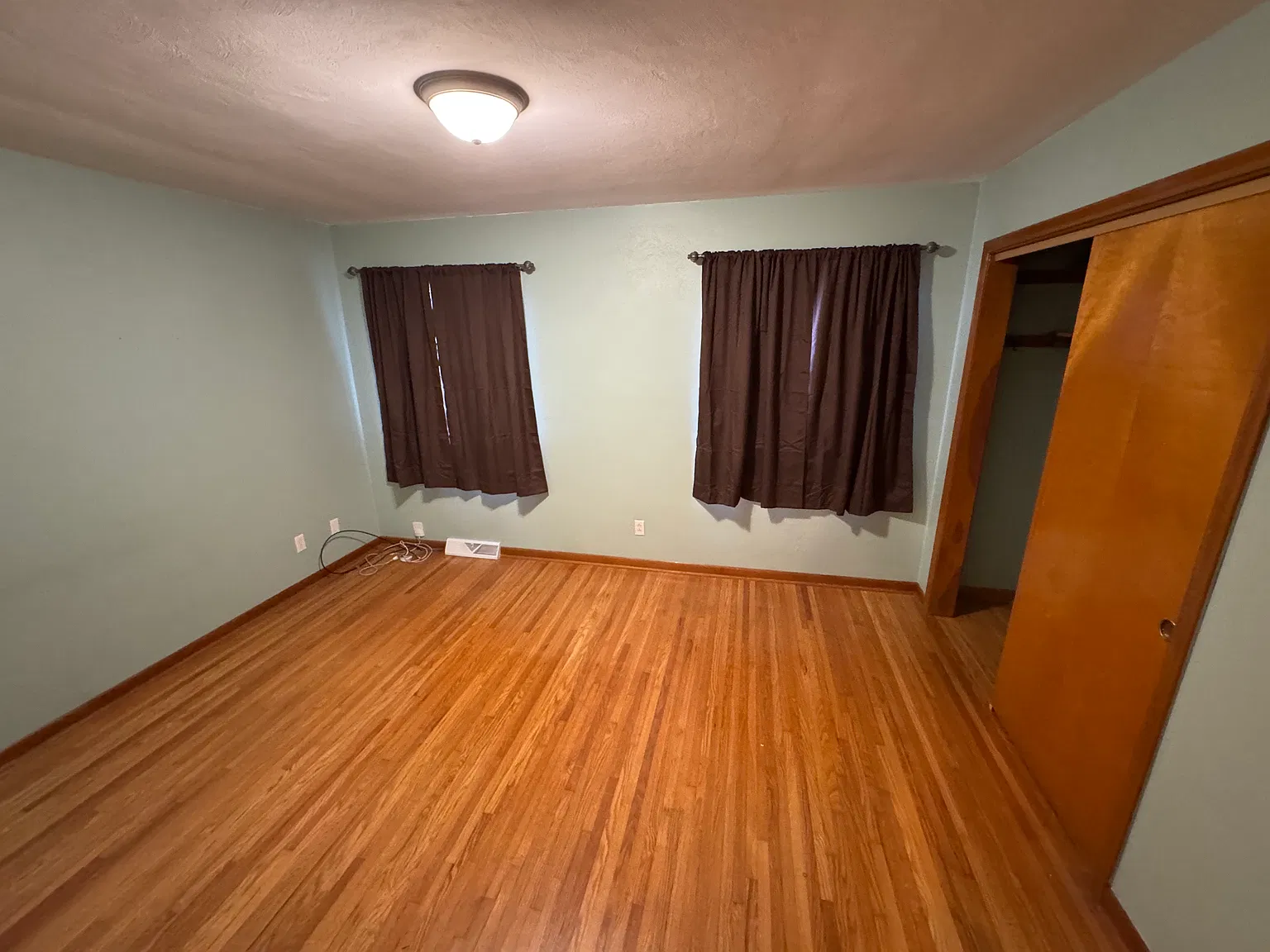 3 bed, 1450 sqft, $1,800 — Photo 3