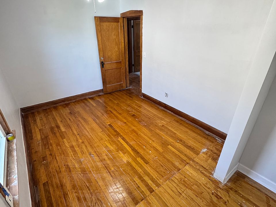 1st image of 4873 W Wabansia Ave #2