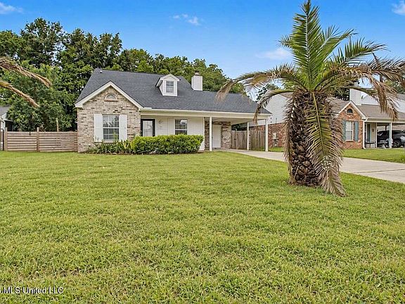 2nd image of 12221 Breezeway Cir