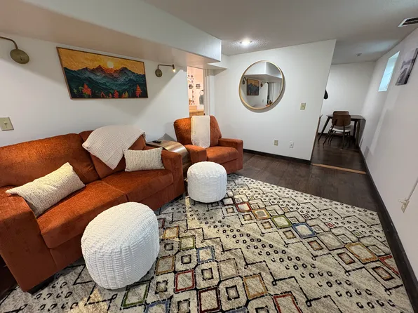 502 Erie Ave #B, Crosby, MN 56441