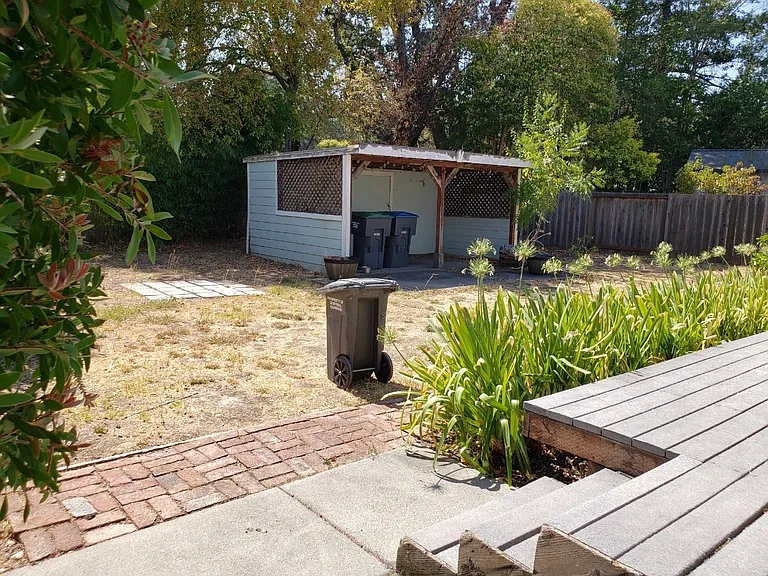 1409 Park Ave — Photo 2